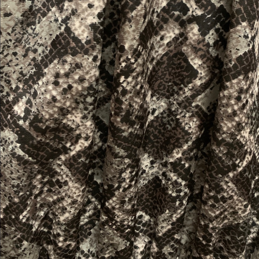 Violet & Claire Black and Gray Animal/Snake Print Sleeveless Blouse - Picture 13 of 14
